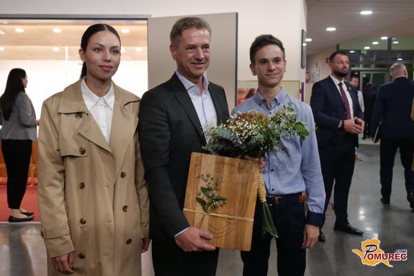 FOTO: »Jaz odhajam iz regije optimist« – Golob po vladnem obisku Pomurja