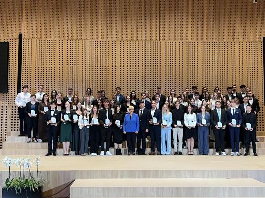 Sprejeli diamantne maturante, med njimi tudi pomursko dijakinjo