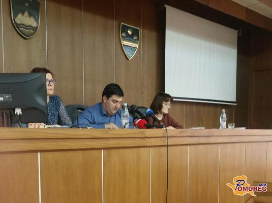 FOTO: Svetniki potrdili rebalans, sejo končali predčasno