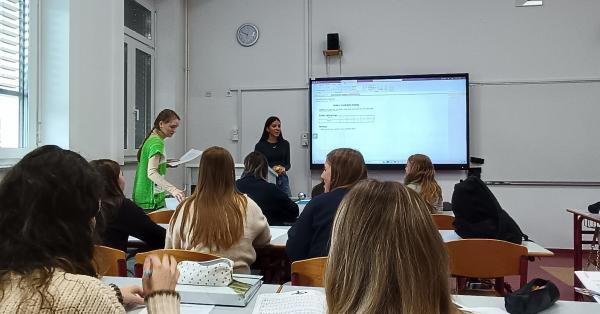 FOTO: Kako se znajdejo dijaki, ko prevzamejo vlogo učiteljev?