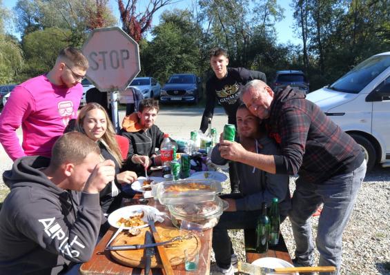 FOTO: Sačijada na Hotizi združila kulinarične navdušence