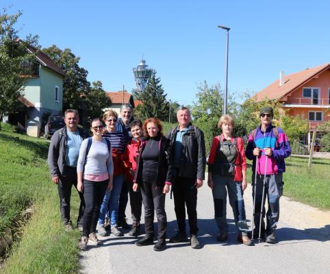 FOTO: Pohodniki so se sprehodili po poteh Miška Kranjca