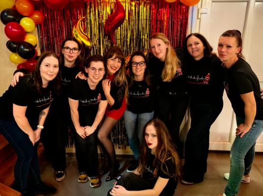 FOTO: V Bogojini srečanje gasilk Gasilske zveze Moravske Toplice z Nušo Rojs