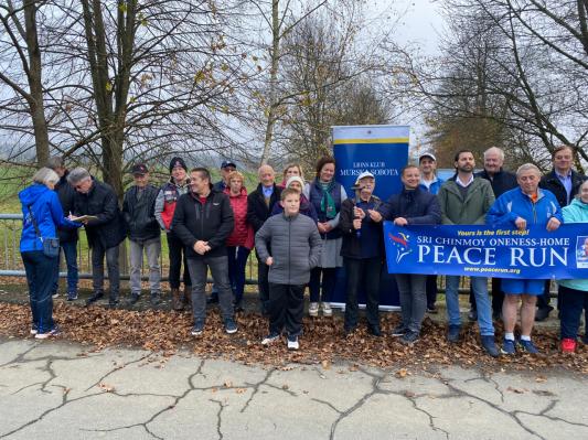 FOTO: Na dobrodelni akciji zbirali zdravila za Ukrajino