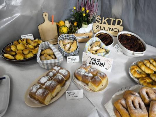 FOTO: Razstava jedi iz fižola in dobrote iz kvašenega testa