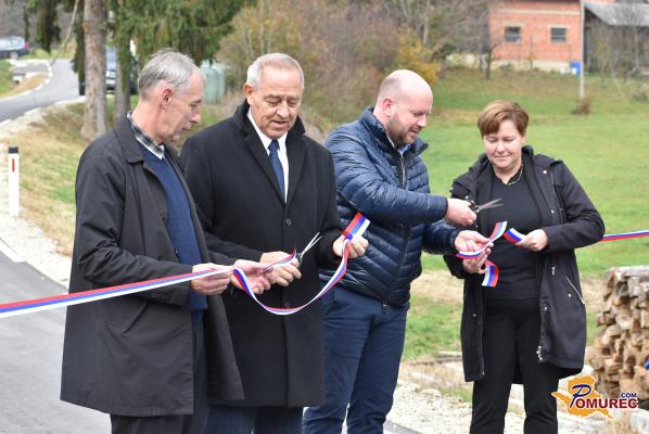 FOTO in VIDEO: Pohod, otvoritev ceste in veselo druženje z Dejanom Vunjakom v Krncih