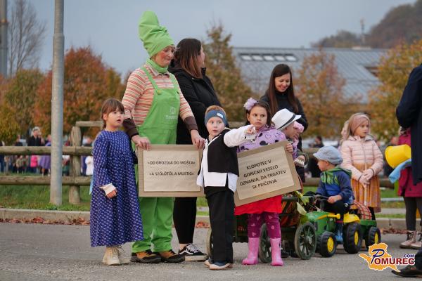 FOTO in VIDEO: Najmlajši popestrili martinovanje v Lendavi s pisano povorko