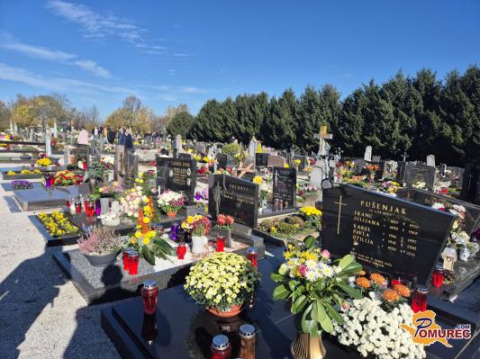 FOTO: Pokopališča v Pomurju tudi danes polna spominov