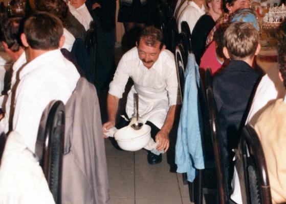 Poznate ta prleški običaj s skledami?