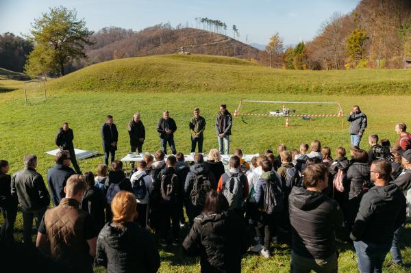 FOTO: Panvita in Osnovna šola III Murska Sobota na Boču sadili prihodnost