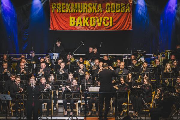 Prekmurska godba Bakovci pripravlja glasbeni večer z legendarno Heleno Blagne