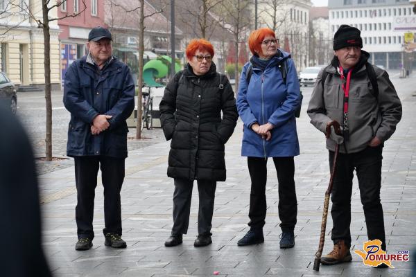 FOTO in VIDEO: Martinov pohod povezal pohodnike v prazničnem duhu