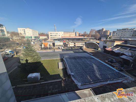 FOTO in VIDEO: Tako napredujejo dela na drsališču na Trgu kulture 