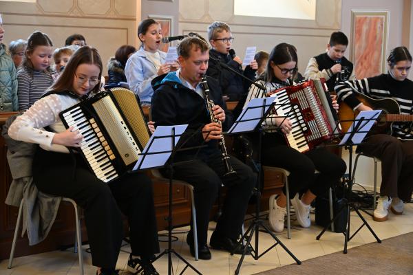 FOTO in VIDEO: Toplina in navdih na srečanju v evangeličanski cerkvi Bodonci