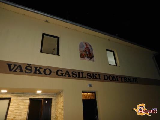 FOTO: Nova slika svetega Florjana krasi pročelje vaškega gasilskega doma v Trnju