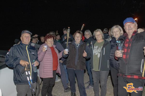 FOTO in VIDEO: Uspešen Atilov pohod in veselo druženje z Lariso Sreš