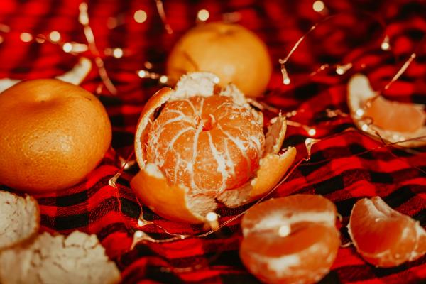 Zakaj je dobro pojesti bele nitke na mandarinah