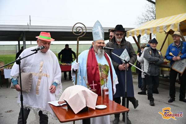 FOTO in VIDEO: V Puconcih so pripravili martinovanje 