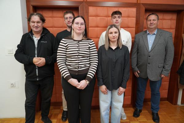 V Turnišču slovesno podelili občinske štipendije