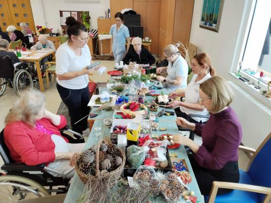 FOTO: Adventne delavnice v Domu starejših Lendava