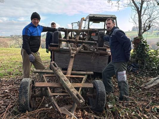 FOTO: Vadarci zbrali staro železo za razvoj športnega objekta