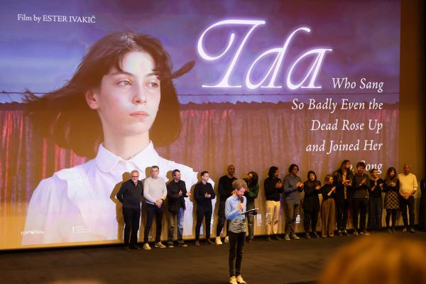 Ester Ivakič: »Film je za vse, ki so bili kdaj sami v otroštvu«