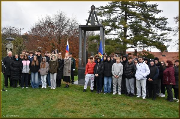 FOTO: Poklon generalu Maistru pri Svetilniku miru v Gornji Radgoni