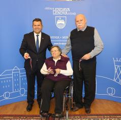 FOTO: Lendava ob Mednarodnem dnevu invalidov odprla novo dvigalo in akustični signalizator