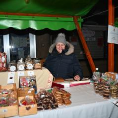 FOTO: Praznično vzdušje je zavzelo Mursko Soboto, Božični sejem vabi še danes in v soboto