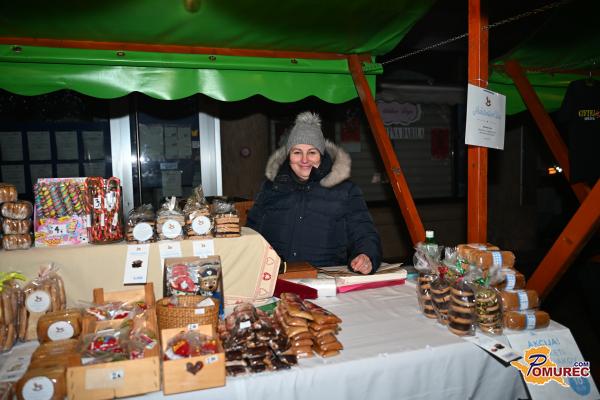 FOTO: Praznično vzdušje je zavzelo Mursko Soboto, Božični sejem vabi še danes in v soboto