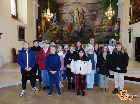 Čebelarski krožek na Dvojezični osnovni šoli Dobrovnik