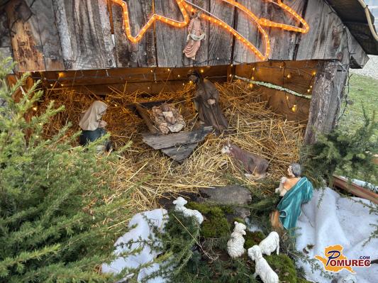 FOTO: Lukačevce krasijo jaslice pri kapeli