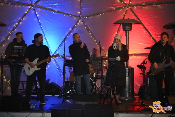 FOTO in VIDEO: Blue Planet z glasbo ogrel praznično Mursko Soboto