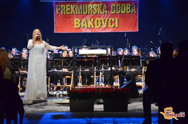 VIDEO: Helena Blagne in Prekmurska godba Bakovci navdušili