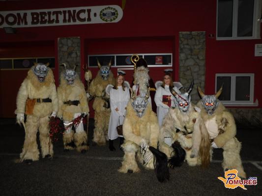 FOTO: Beltinski krampusi so pričarali miklavževo vzdušje 
