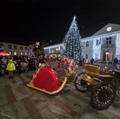 FOTO: Božiček, škrati in prvi drsalni zavoji v Ljutomeru