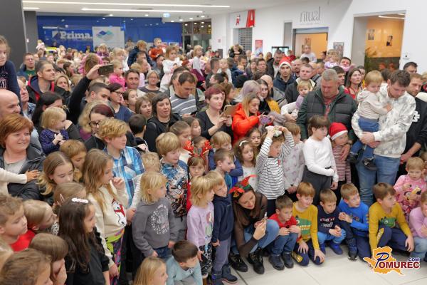 FOTO in VIDEO: Miklavž, Čuki in robot navdušili ob obletnici BTC Cityja Murska Sobota