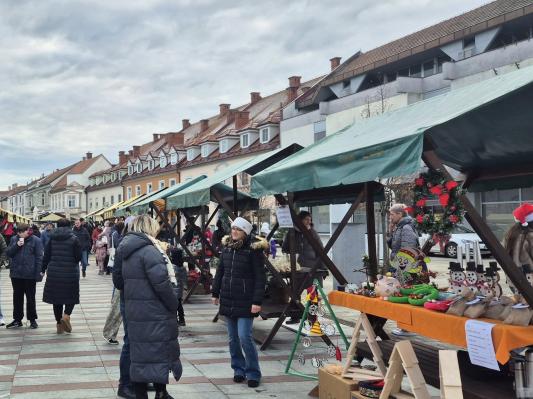 Po božično-novoletni tržnici sledi praznični večer na Glavnem trgu