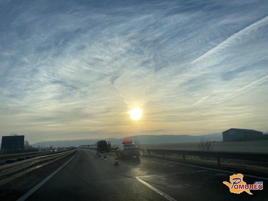 FOTO: Na avtocesti proti Murski Soboti nesreča, promet oviran