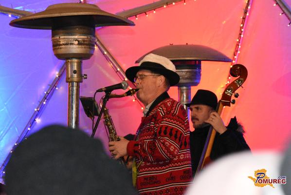 FOTO in VIDEO: Prašnati pričarali praznično vzdušje na Trgu kulture