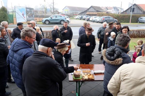 FOTO: Shod čebelarjev v Črenšovcih in Veliki Polani ob prazniku sv. Ambroža