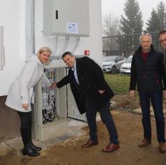 FOTO: V Lendavi slovesno priklopili novo skupnostno sončno elektrarno