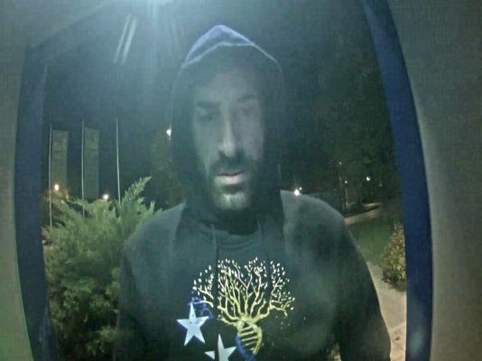 FOTO: Pomurski policisti iščejo osumljenca velike tatvine, ste ga videli?