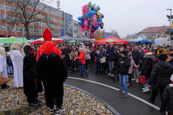 VIDEO: Miklavž napolnil mestne ulice, BTC pa praznoval 27 let prazničnega utripa