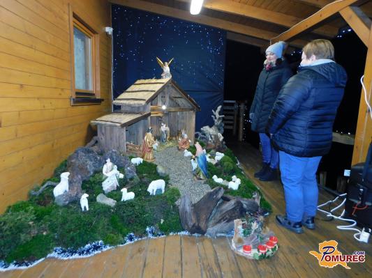 FOTO: Jubilejna postavitev ribiških jaslic ob vodi v Turnišču