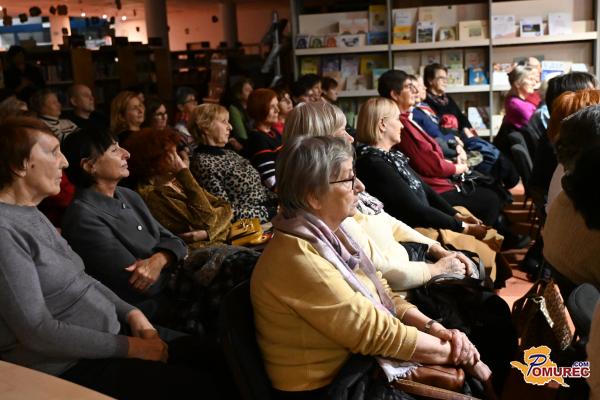 FOTO in VIDEO: Pripovedovalci zgodb razkrili moč pravljic v človekovi duši