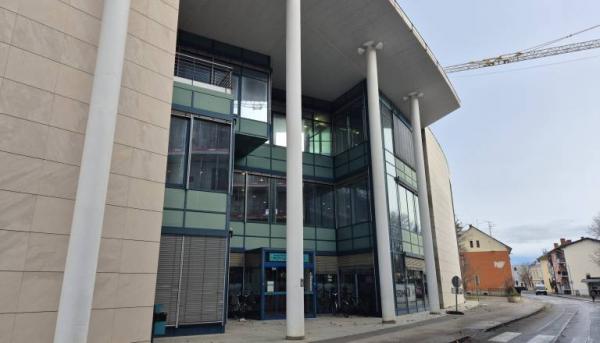 Madžarščina in romščina nista prepričali sveta Pokrajinske in študijske knjižnice Murska Sobota