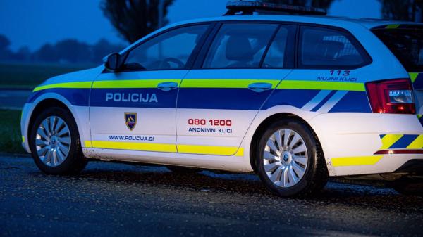 Pomurski policisti obravnavali goljufijo, šest prometnih nesreč in poskus samomora