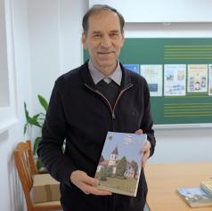 FOTO: Nova izdaja Stopinj razkriva 55 let utripa soboške škofije