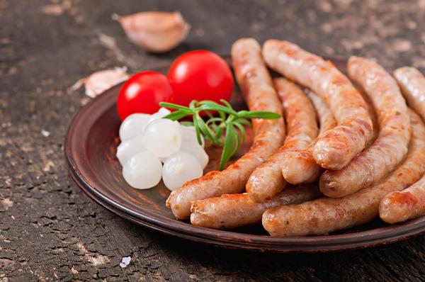 V klobasah odkrili nedovoljen aditiv, izdelek je odpoklican